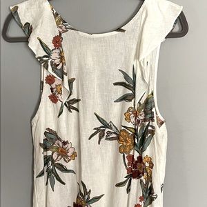 Free People Top. Wear it as a short dress or a longer top. Mint Condition. 🌺